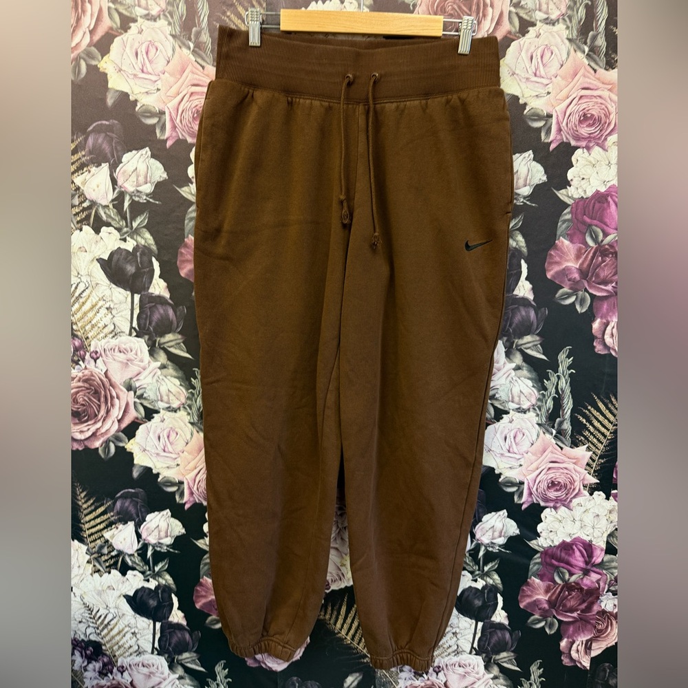Nike Women's Sportswear Phoenix Fleece High-Waisted Oversized Sweatpants Brown M